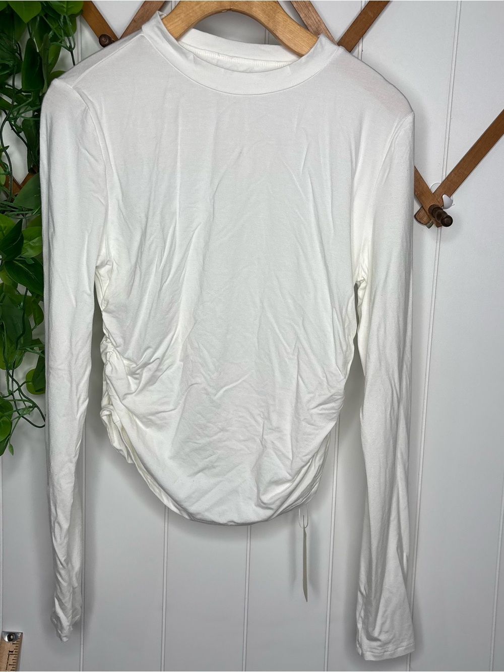NWT Halara Women's Long-Sleeve White Ruched Top medium
